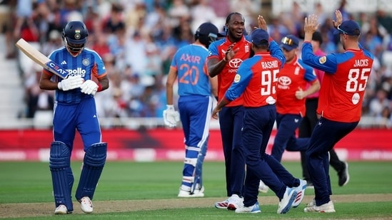 अंतिम मैच में 56 रनों से जीता इंग्लैंड,  विश्व चैंपियन भारत को 4-0 से किया क्लीन स्वीप
